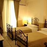 & Linda Giardini Naxos