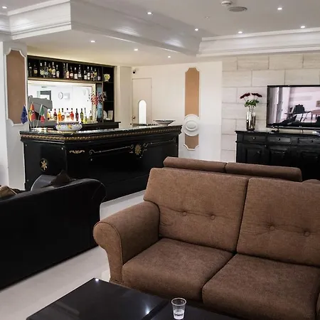 & Linda Hotel Giardini-Naxos