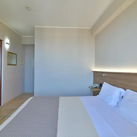 & Linda Giardini-Naxos