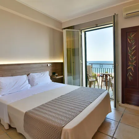 & Linda Hotel Giardini-Naxos