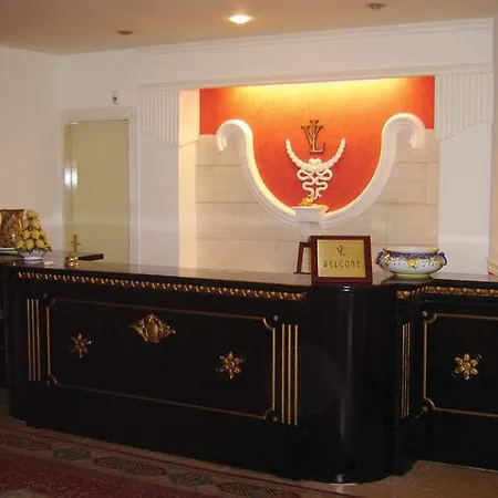 & Linda Giardini-Naxos