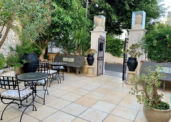 & Linda Hotel Giardini-Naxos