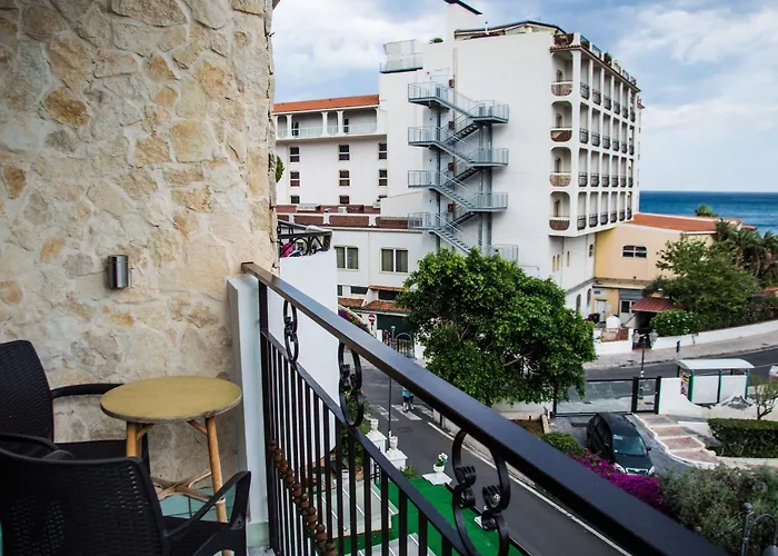 Hotel & Linda Giardini-Naxos