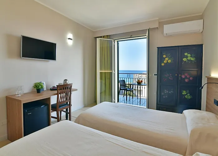 & Linda Hotel Giardini-Naxos
