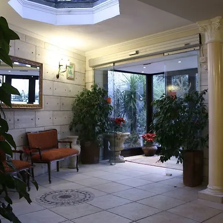 Hotel & Linda 3*