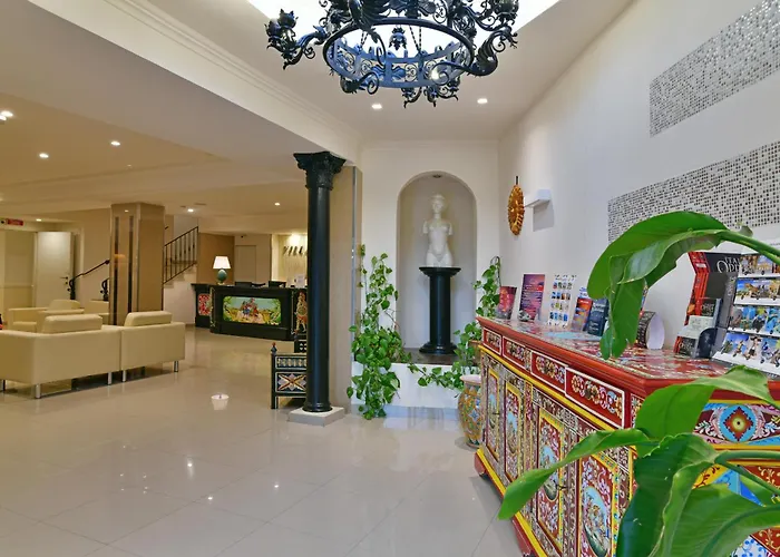 & Linda גיארדיני נאקסוס