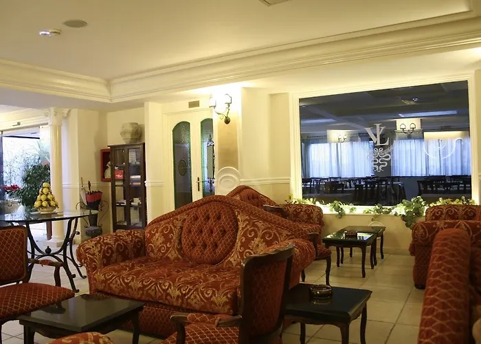 & Linda גיארדיני נאקסוס