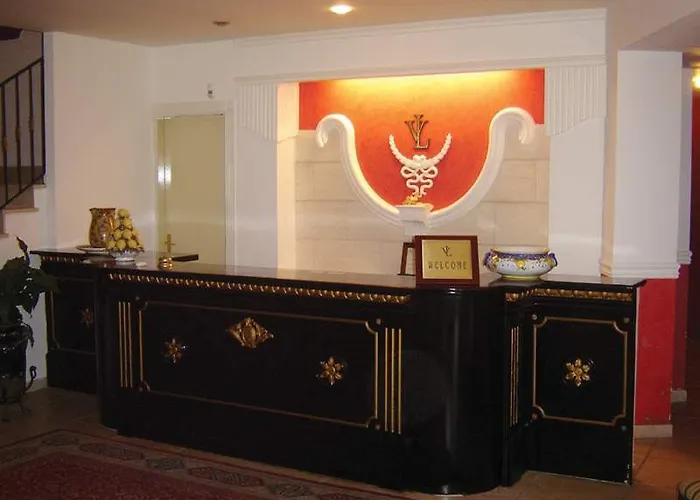 & Linda גיארדיני נאקסוס