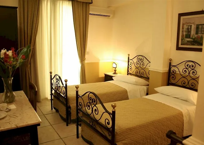 & Linda Giardini Naxos