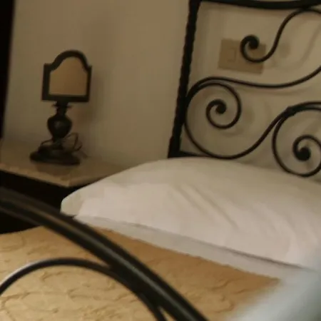 & Linda Hotel 3*