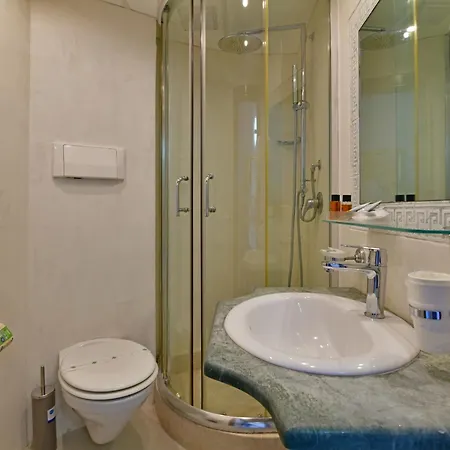 & Linda Otel Giardini Naxos