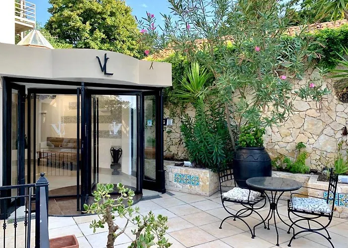 & Linda 호텔 지아르디니낙소스