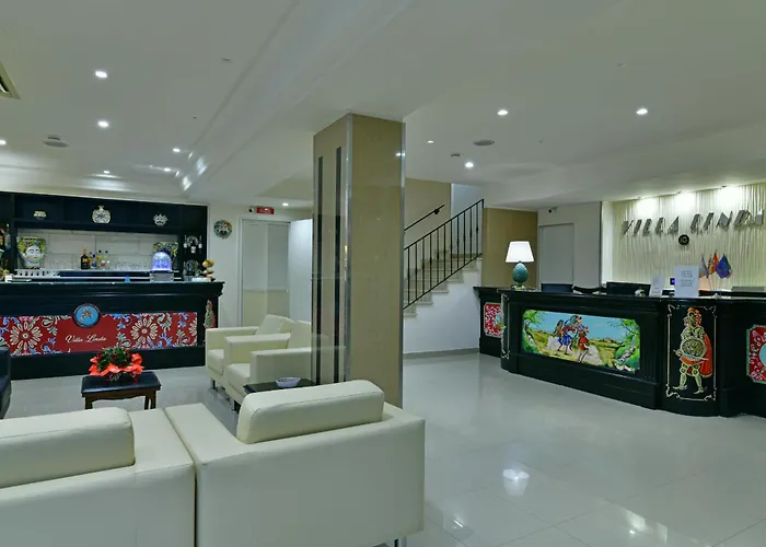 & Linda 호텔 지아르디니낙소스